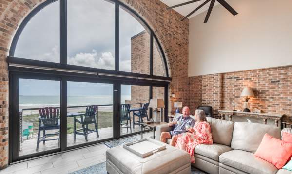 condo-places-to-stay-beachfront