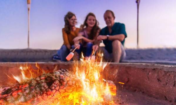 beach-fire-smores-bonfire