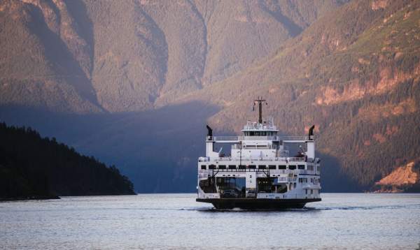 Ferry approaching Earls Cove