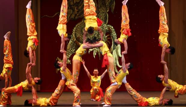 Peking acrobats