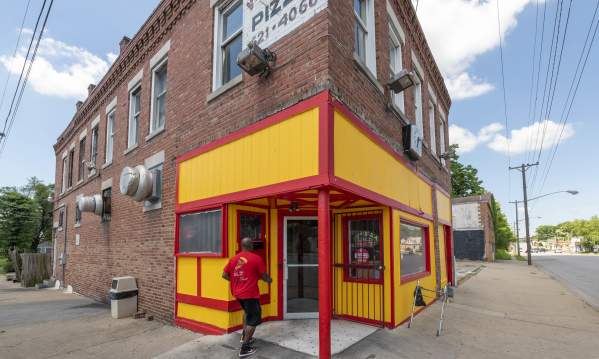Wilsons Pizza Exterior