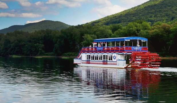 Hiawatha Riverboat