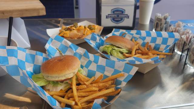 Hamburgers & Fries F&B