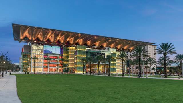 Dr. Phillips Center for the Performing Arts seneff arts plaza