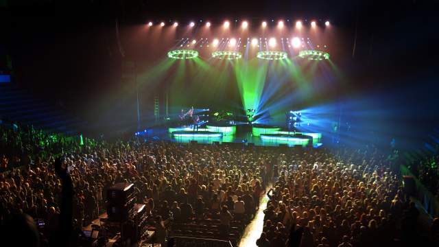 A crowd shot from Kelly Clarkson at Dignity Health Arena