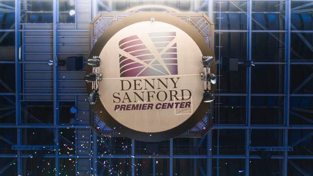 Summit League Centerhung