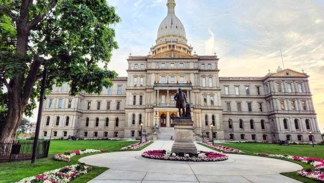 Capitol with summer flowers