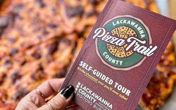 Pizza_Trail_Passport_Vince_the_Pizza_Prince_2023_Smith_01_LCVB