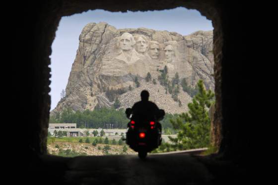 Road to Mount Rushmore