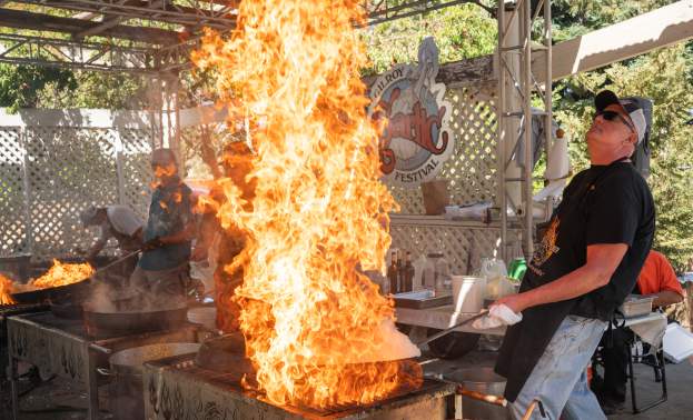 Pyro Chefs bring the heat at the Gilroy Garlic Festival