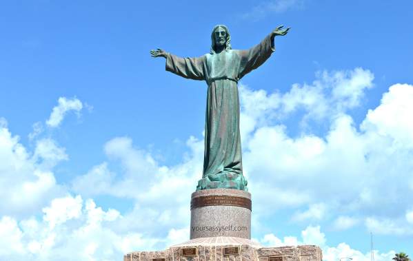 El-Cristo-de-los-Pescadores-Christ-of-the-Fishermen-yoursassyself.com