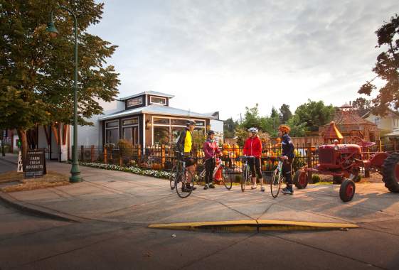 Coburg Cyclists by Eugene, Cascades & Coast