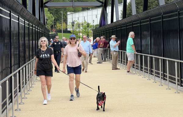 Hickory Aviation Walk