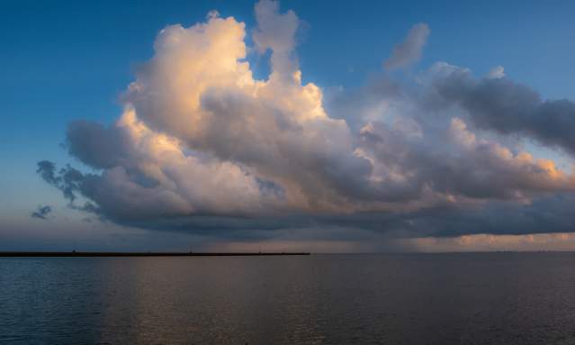 plans-travel-tools-weather-port-aransas-texas-dark-clouds-sky
