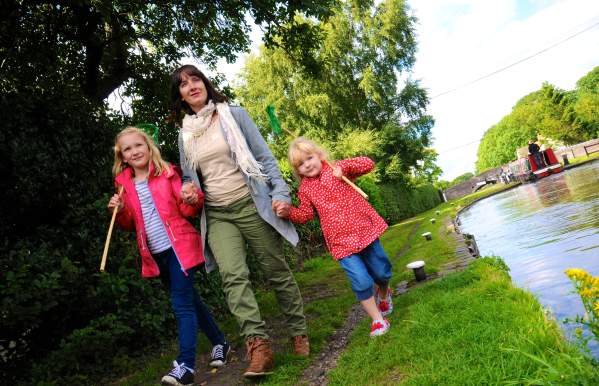 South Staffordshire District Countryside Waterways family walk canal towpath