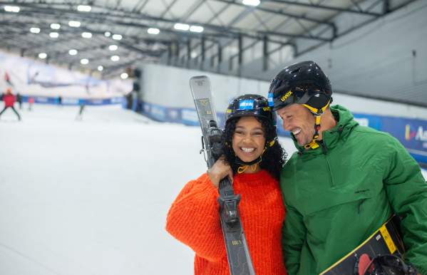 couple ready for fun on the snow