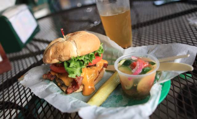 Burgers That Rule in Mobile