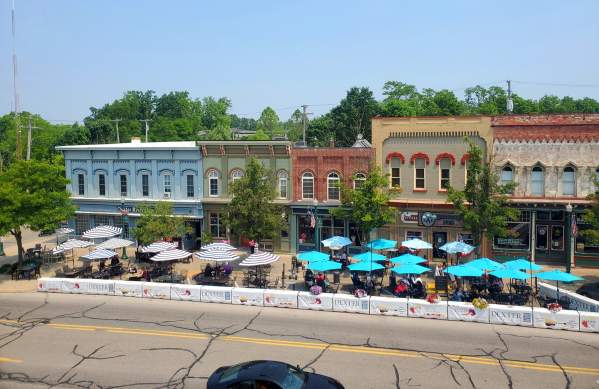 Overhead view of downtown Dexter with outdoor dining