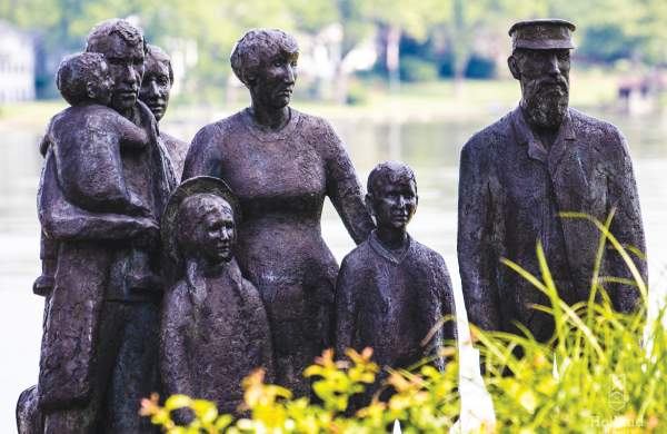 The Immigrants statue at Kollen Park