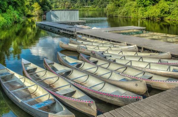 boat docks at Lake Redman on a beautiful day