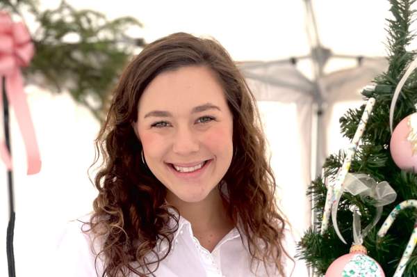 Mikaela Arnold, Art Showcase artist