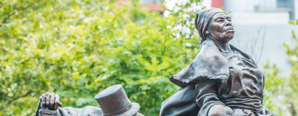 Harriet_Tubman_Statue_1425_1__