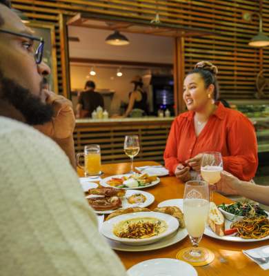 People dining at Kentucky Native Cafe