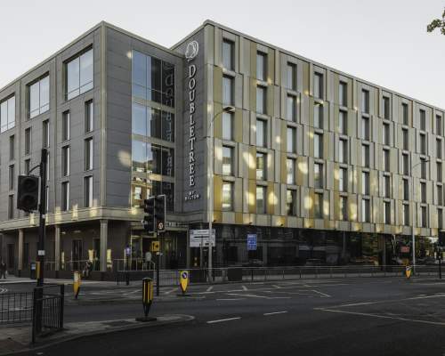 the exterior of the Doubletree Hilton Hull
