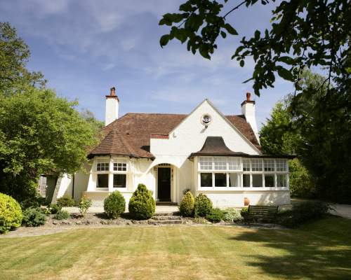 Daisy Bank Blog Main Image Outside Accommodation New Forest Brockenhurst