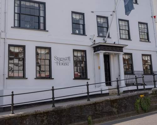 Stanwell House Hotel