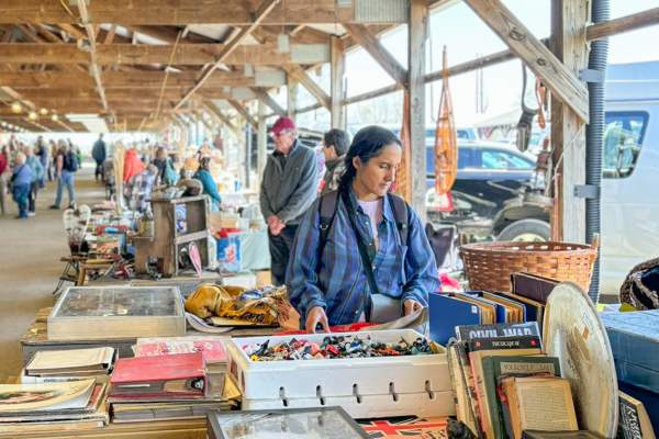 Renninger's Antique & Farmers Market