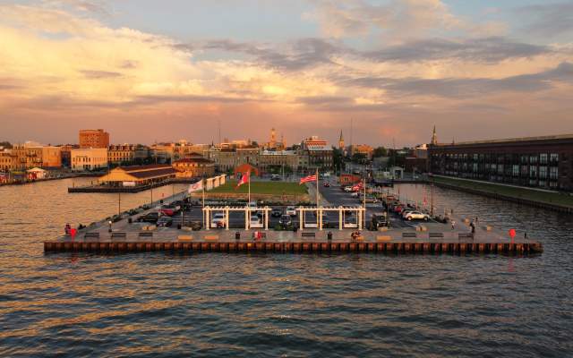 Jackson Street Pier