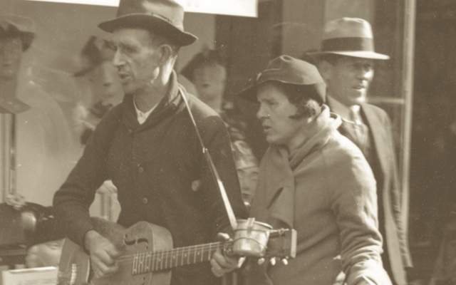 Knoxville: A Walking Music Guide