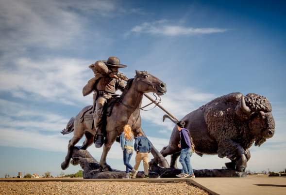 buffalo-bill-scuplture