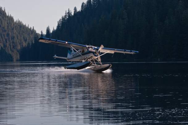 Float plane taking off (4)