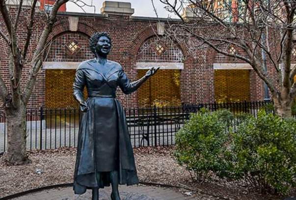 Ella Fitzgerald Statue