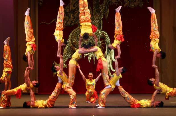 Peking acrobats
