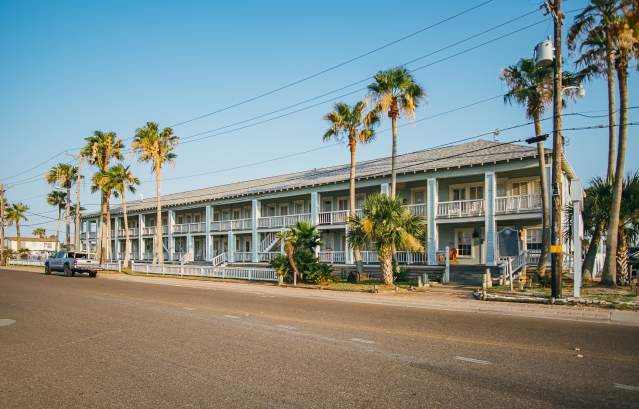 Tarpon Inn