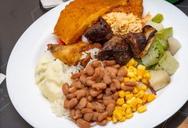Minas Cafe East Providence