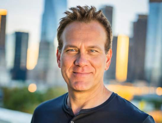 This is the headshot photo of the May 2025 Visit Orlando signature event keynote speaker, Mitch Mitchem, CEO of HIVE Interactive