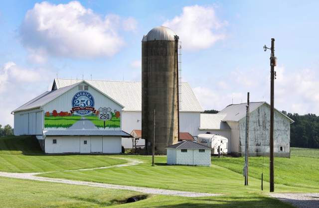 US 250 Barn Painting