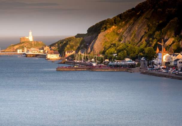 Landscape view of mumbles and the pier