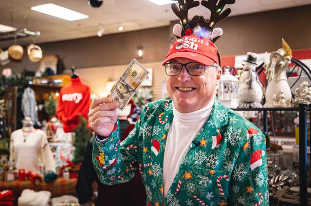 Shop Local Oshkosh this Holiday Season