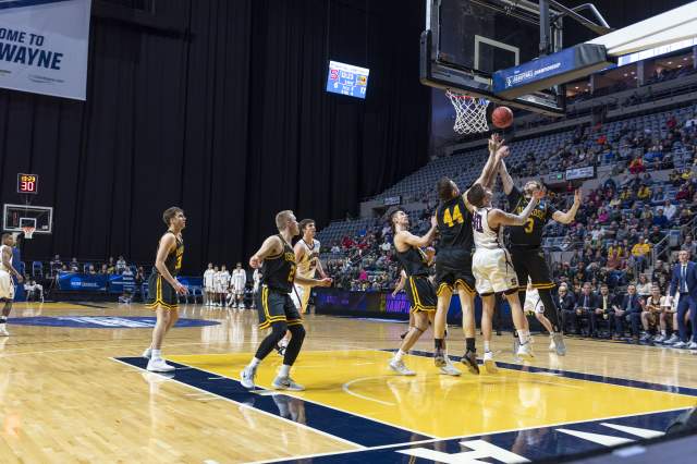 NCAA DIII Men's Basketball at the Memorial Coliseum