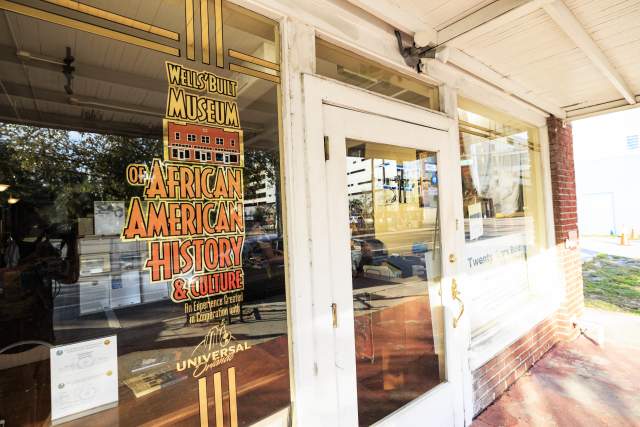 Influencer Katrina Dandridge visits Wells’Built Museum