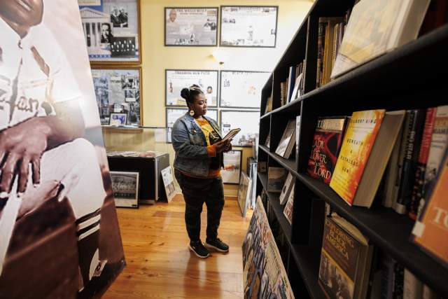 Influencer Katrina Dandridge visits Wells’Built Museum