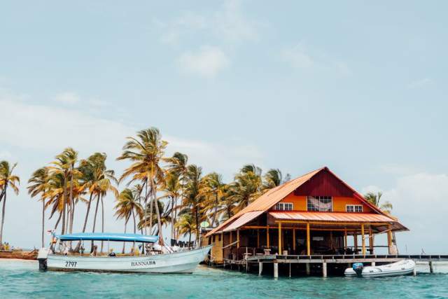 Cabaña para hospedarse en la Isla Wailidup, San Blas, Gunayala, Panamá.