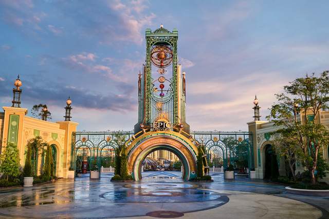 Epic Universe Chronos 1220x940