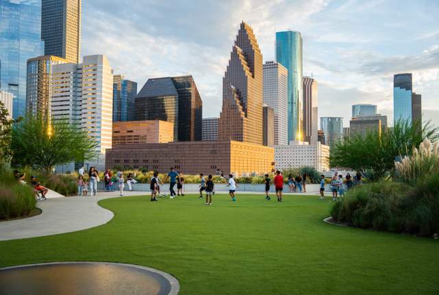 Sky lawn Post
