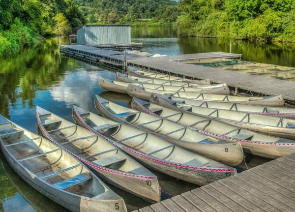 boat docks at Lake Redman on a beautiful day